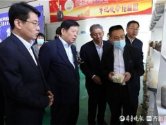 中國(guó)工程院院士李玉調(diào)研指導(dǎo)惠民縣食用菌產(chǎn)業(yè)發(fā)展情況 ()