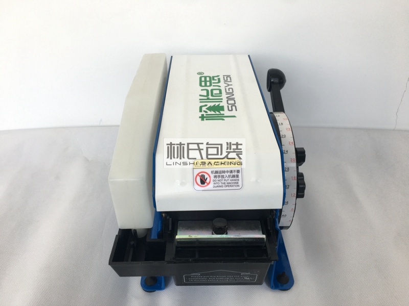 BP-3半自動(dòng)濕水紙機(jī) (4)